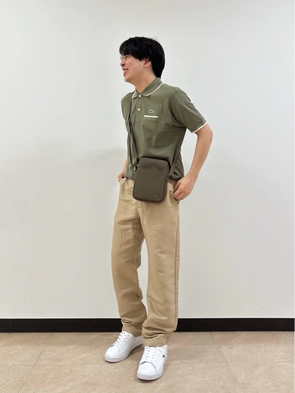 M*i様 【新品】LACOSTE カメラバッグ/ボディバッグ（元値¥19800） LACOSTE ショルダーバッグ メンズクラシック バーティカルカメラ