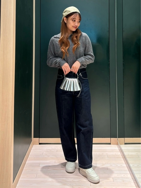 FW25 Fashion Show』ランラン シルバーミラーレザーショルダーバッグ